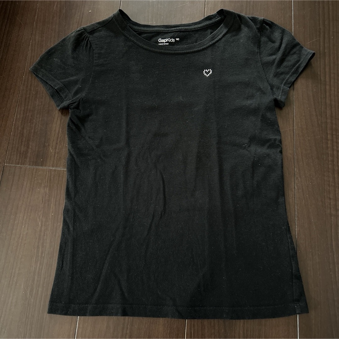 GAP Kids(ギャップキッズ)のGap  kids 140 Tシャツ　ブラック キッズ/ベビー/マタニティのキッズ服女の子用(90cm~)(Tシャツ/カットソー)の商品写真