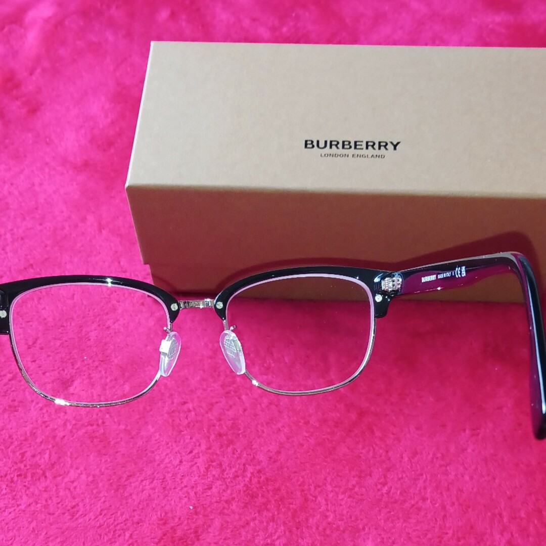 BURBERRY(バーバリー)のBURBERRY　LoNDDN　ENGLANDメガネ メンズのファッション小物(サングラス/メガネ)の商品写真