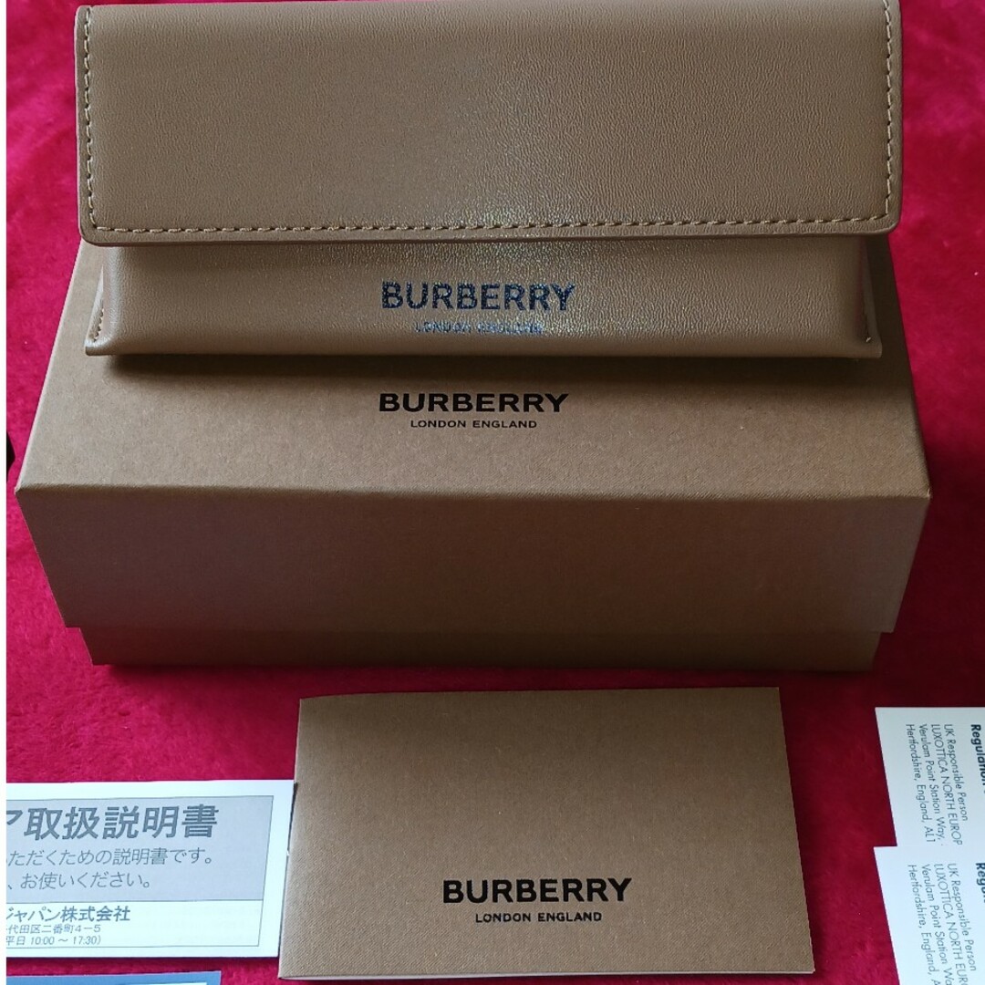 BURBERRY(バーバリー)のBURBERRY　LoNDDN　ENGLANDメガネ メンズのファッション小物(サングラス/メガネ)の商品写真