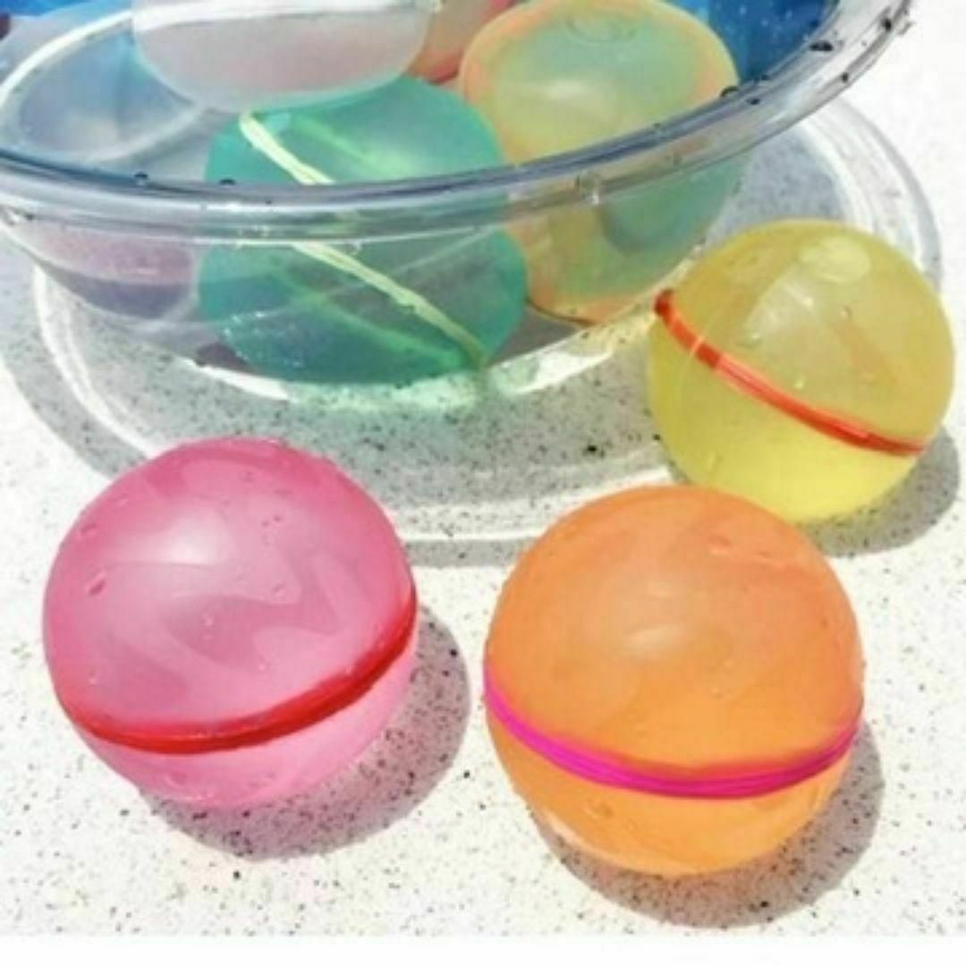 スプラッシュボール　マグネット　30個 水風船　繰り返し　　磁石　水遊び キッズ/ベビー/マタニティのおもちゃ(お風呂のおもちゃ)の商品写真