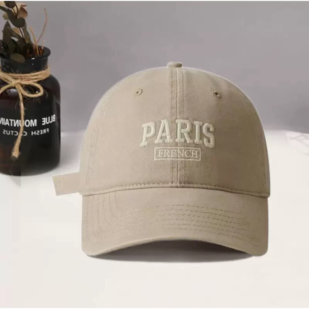 ロゴキャップ PARIS キャップ ベージュ 帽子 韓国 小顔効果 UV防止 レディースの帽子(キャップ)の商品写真