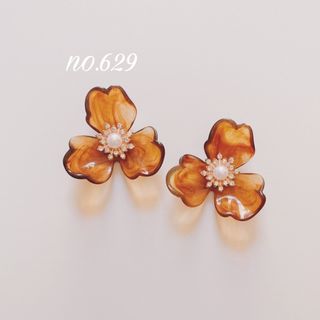 no.629 ブラウン パール ビジュー フラワー ピアス、イヤリング(ピアス)