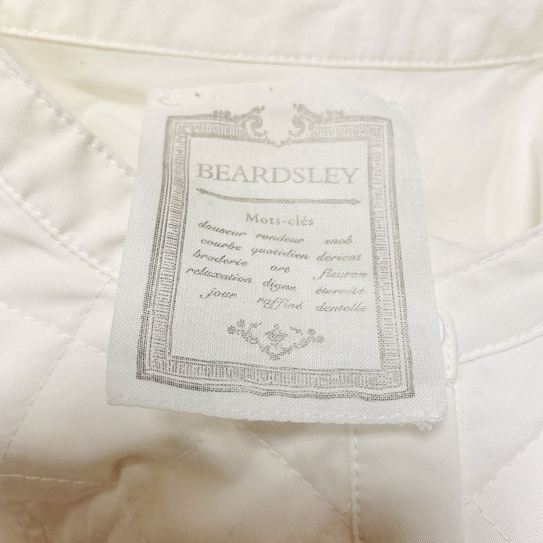 BEARDSLEY(ビアズリー)のビアズリー　ロング白シャツ レディースのトップス(シャツ/ブラウス(長袖/七分))の商品写真