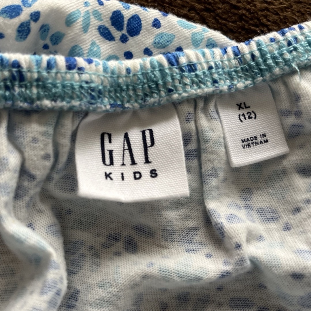 GAP Kids(ギャップキッズ)のGAP kids オフショルダーTシャツ　女の子　150 キッズ/ベビー/マタニティのキッズ服女の子用(90cm~)(Tシャツ/カットソー)の商品写真