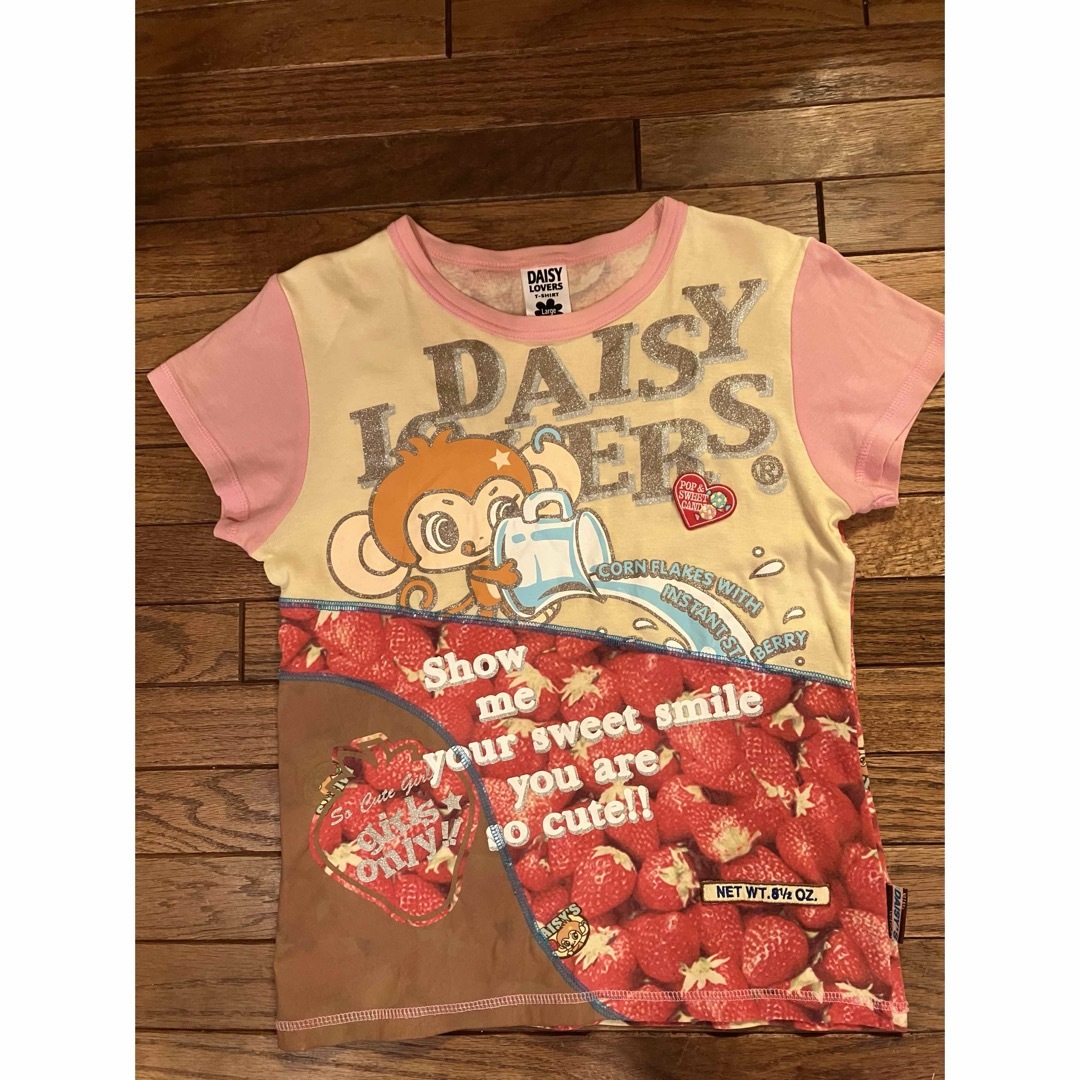デイジーラバーズ　人気のお猿さんの可愛い半袖Tシャツ　一枚で主役級　裏も苺の総柄 キッズ/ベビー/マタニティのキッズ服女の子用(90cm~)(Tシャツ/カットソー)の商品写真