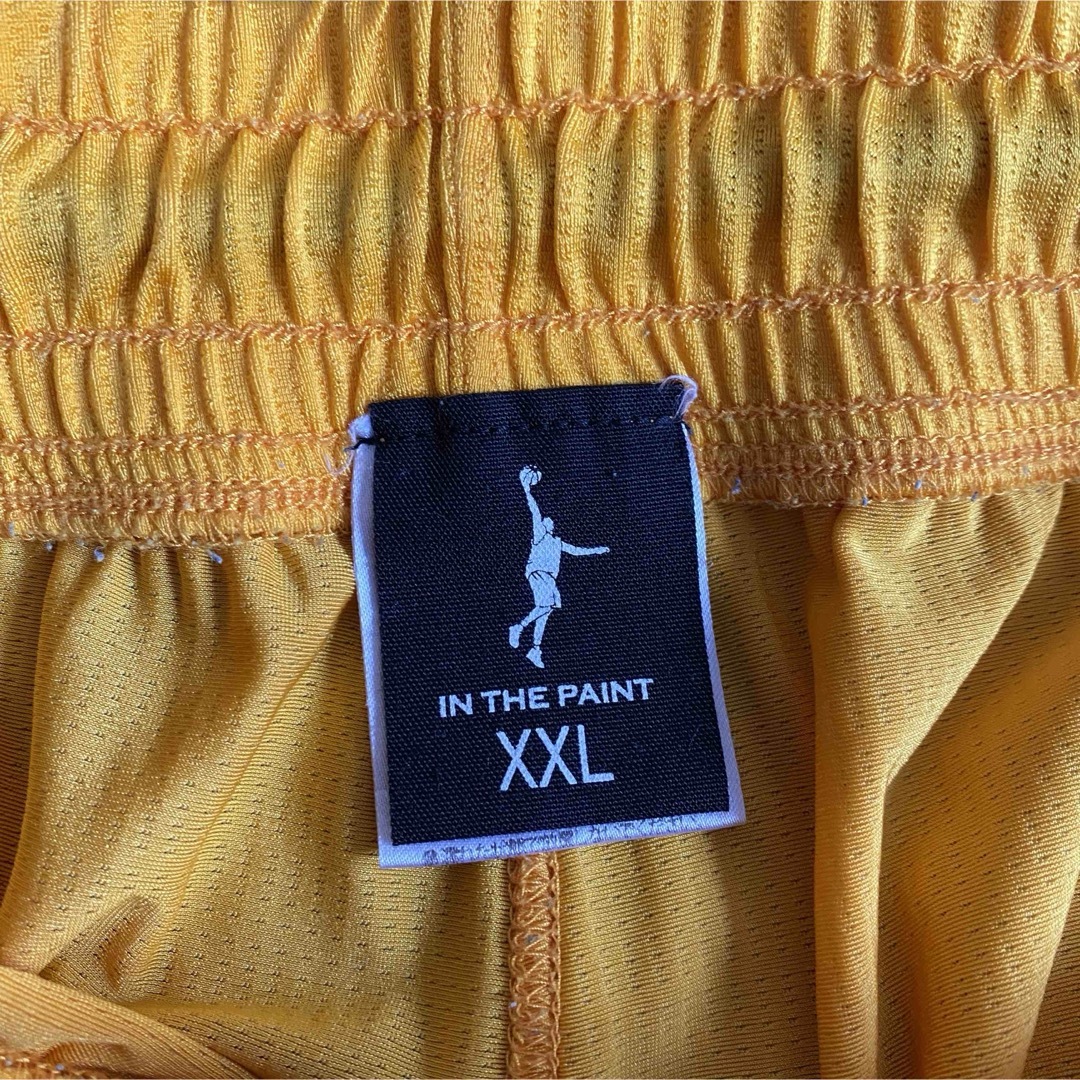 IN THE PAINT(インザペイント)のインザペイント ハーフパンツ バスパン イエロー 2XL 刺繍ロゴ 練習着 スポーツ/アウトドアのスポーツ/アウトドア その他(バスケットボール)の商品写真