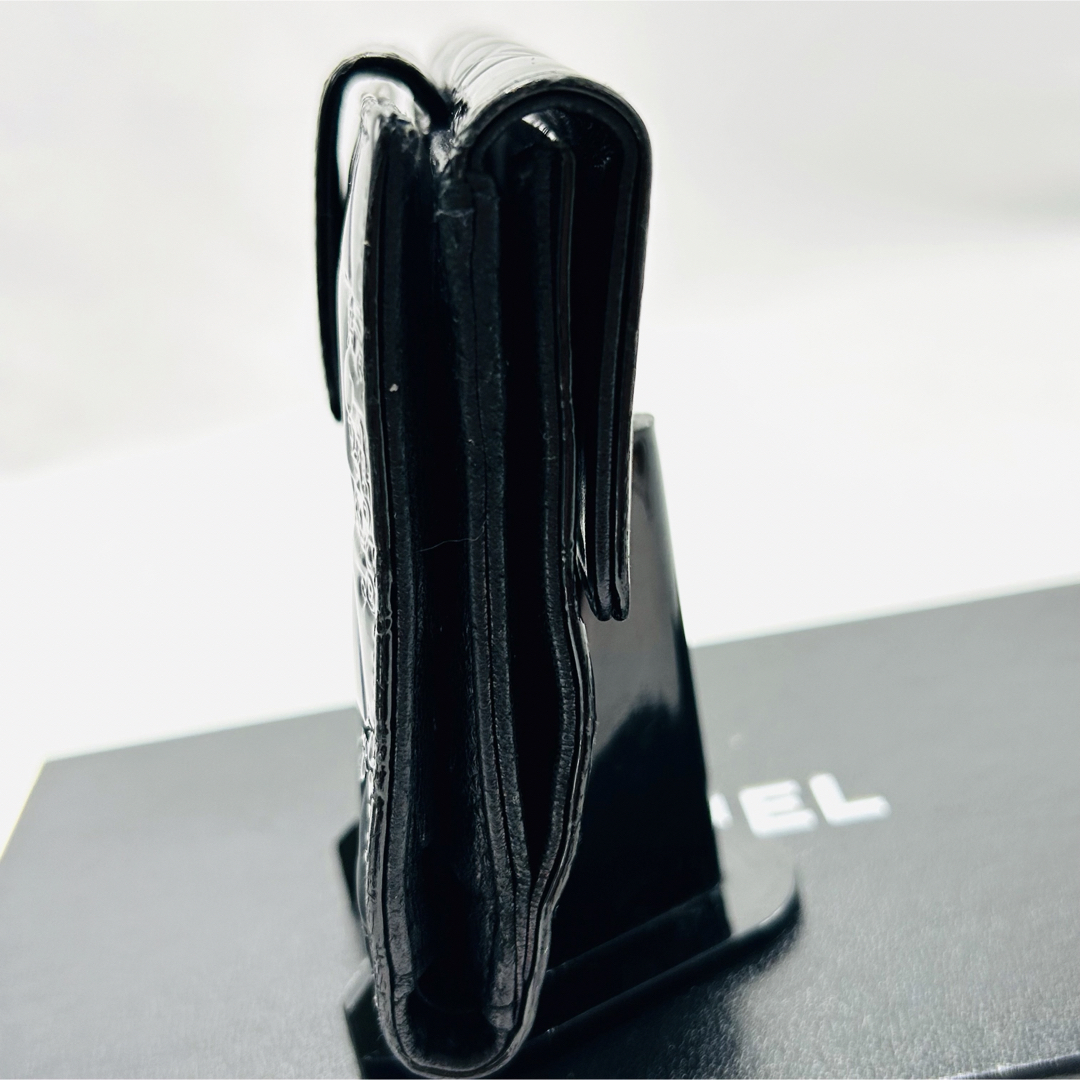 CHANEL(シャネル)のCHANEL シャネル 折り財布　パテントレザー アイコン ココマーク レディースのファッション小物(財布)の商品写真