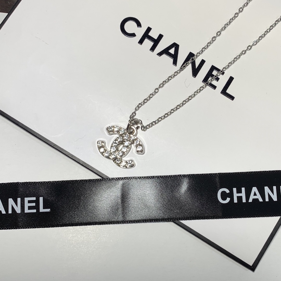 CHANEL(シャネル)のシャネル　ネックレス　5/31まで限定お値下げ中！ レディースのアクセサリー(ネックレス)の商品写真