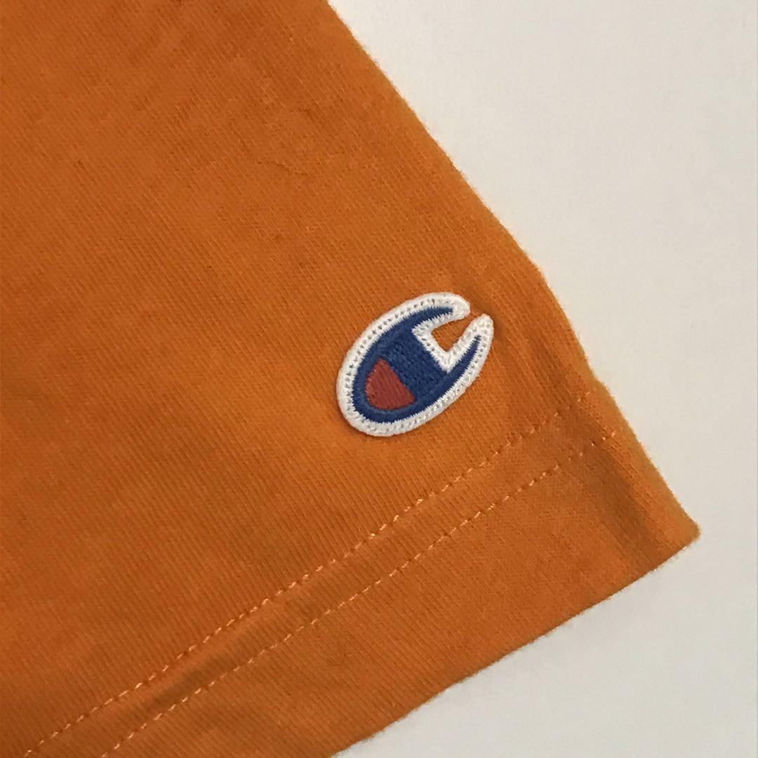 Champion(チャンピオン)の【美品】チャンピオン　袖ロゴ入りTシャツ　オレンジ　シンプル　ゆるだぼH820 メンズのトップス(Tシャツ/カットソー(半袖/袖なし))の商品写真