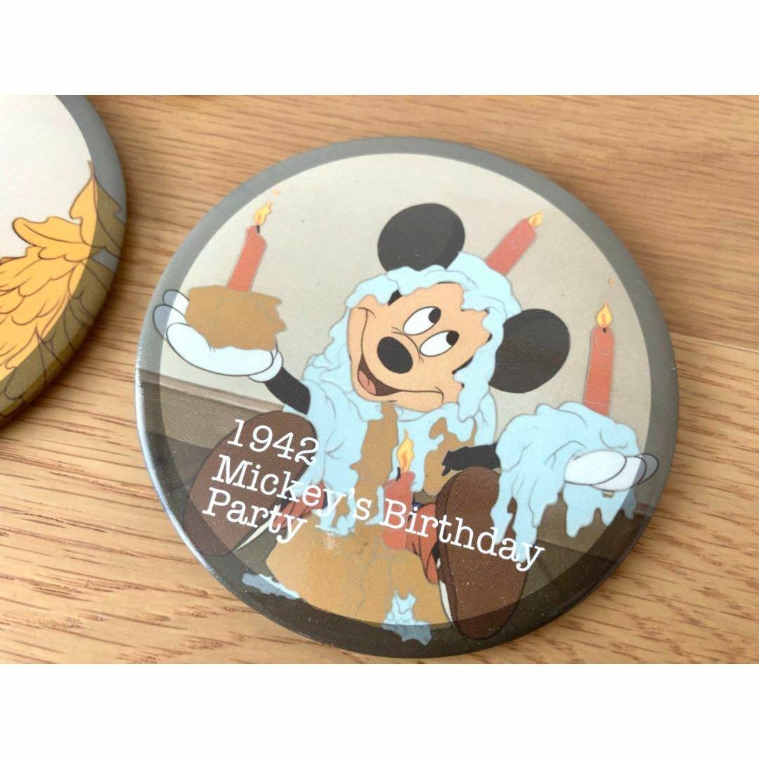 Disney(ディズニー)のミッキーマウス 90周年 キーホルダー 缶バッジ レトロ エンタメ/ホビーのアニメグッズ(キーホルダー)の商品写真