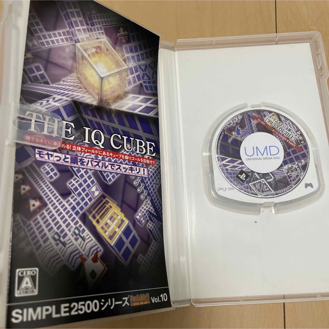 PlayStation Portable(プレイステーションポータブル)のTHE IQ CUBE 〜モヤっと頭をパズルでスッキリ!〜とXIコロシアム エンタメ/ホビーのゲームソフト/ゲーム機本体(携帯用ゲームソフト)の商品写真