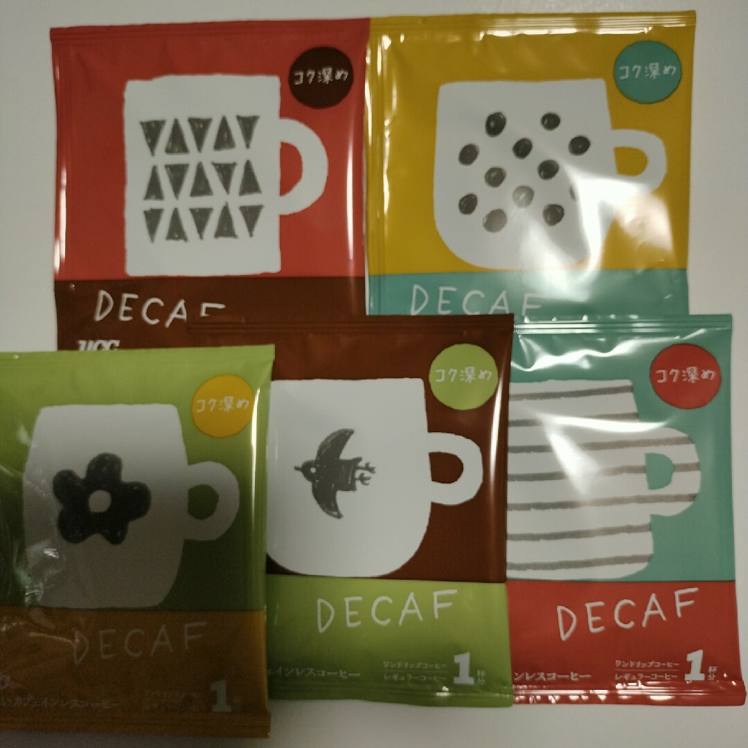 UCC(ユーシーシー)の25袋　おいしいカフェインレスコーヒー　コク深め　ucc　ドリップコーヒー ワン 食品/飲料/酒の飲料(コーヒー)の商品写真