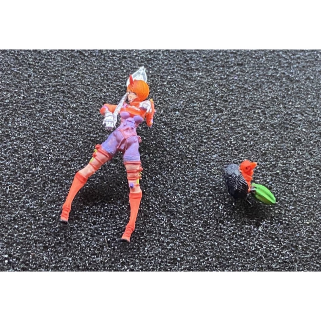 1:64　コミケ　撮影会　ギリギリ　美少女　フィギュア　精密塗装　トミカサイズ ハンドメイドのおもちゃ(フィギュア)の商品写真