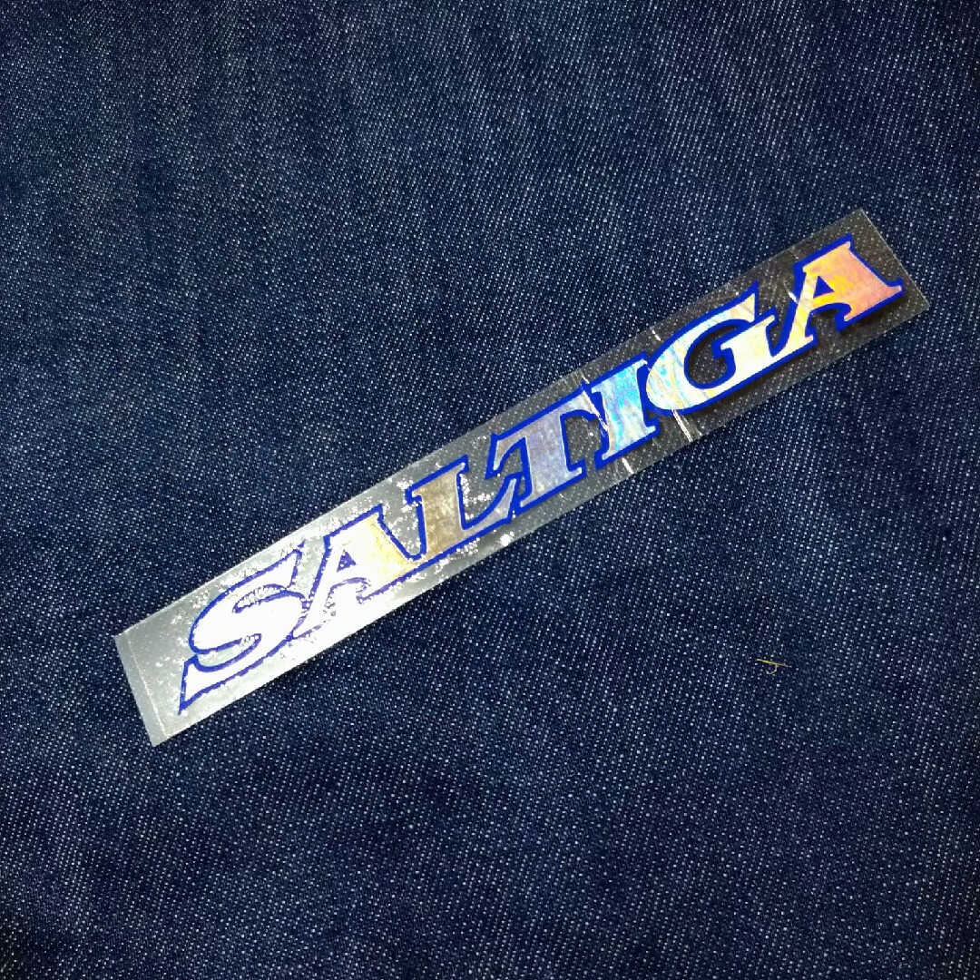 DAIWA(ダイワ)のダイワ　ソルティガステッカー　13.5cm×1.5cm スポーツ/アウトドアのフィッシング(ルアー用品)の商品写真