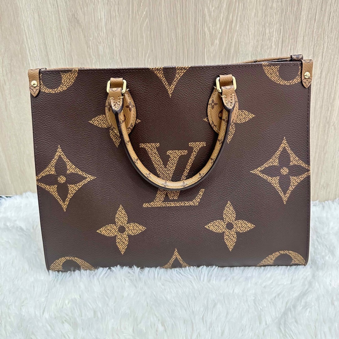 LOUIS VUITTON(ルイヴィトン)の極美品★ ルイヴィトン M45321 モノグラム トートバッグ オンザゴーMM レディースのバッグ(トートバッグ)の商品写真