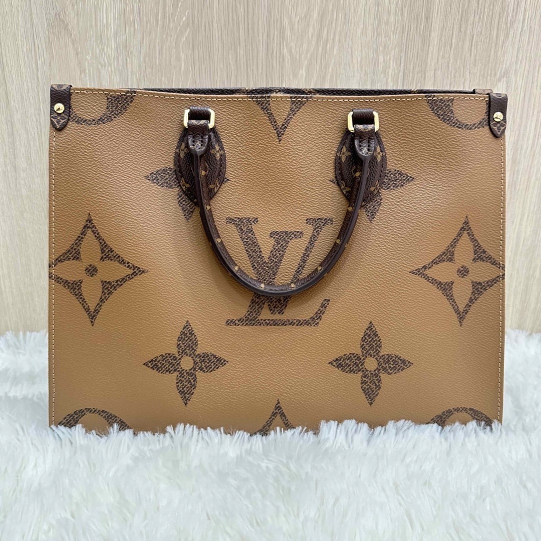 LOUIS VUITTON(ルイヴィトン)の極美品★ ルイヴィトン M45321 モノグラム トートバッグ オンザゴーMM レディースのバッグ(トートバッグ)の商品写真