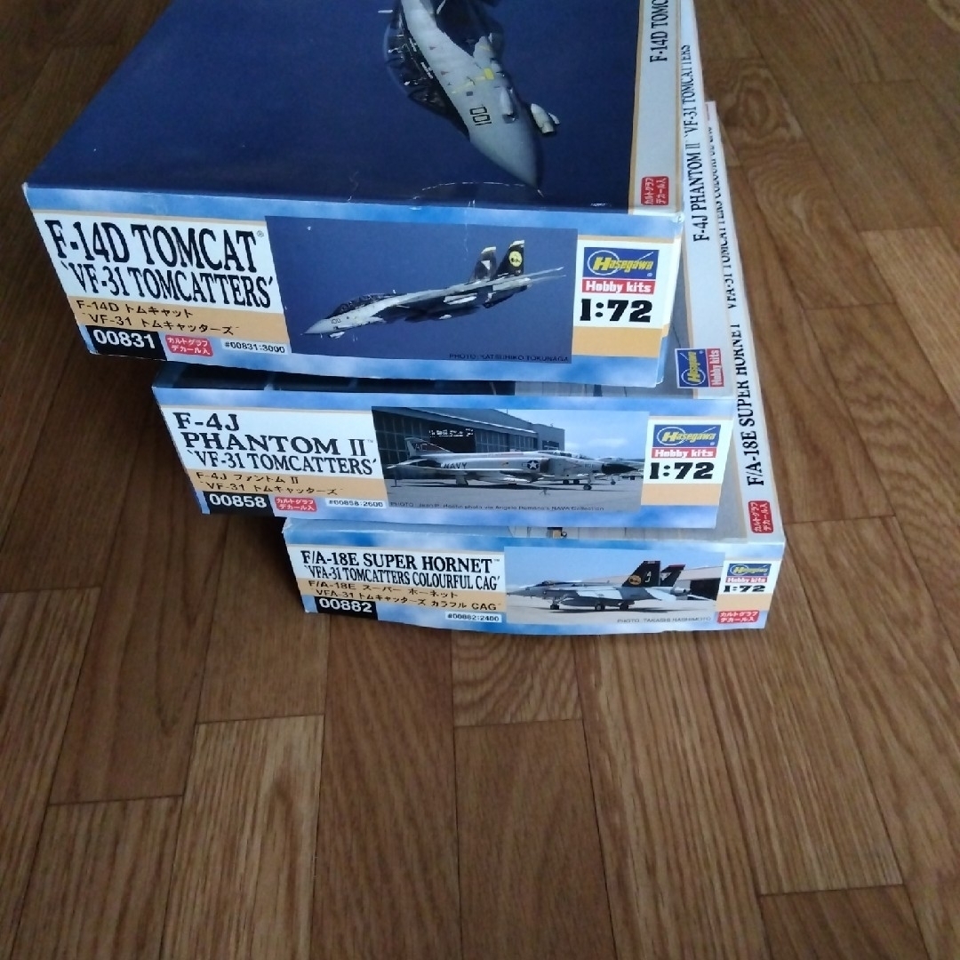 ハセガワ 1/72 F-14D ほか トムキャッターズ 3点セット エンタメ/ホビーのおもちゃ/ぬいぐるみ(模型/プラモデル)の商品写真