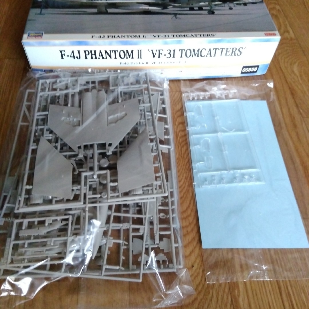 ハセガワ 1/72 F-14D ほか トムキャッターズ 3点セット エンタメ/ホビーのおもちゃ/ぬいぐるみ(模型/プラモデル)の商品写真