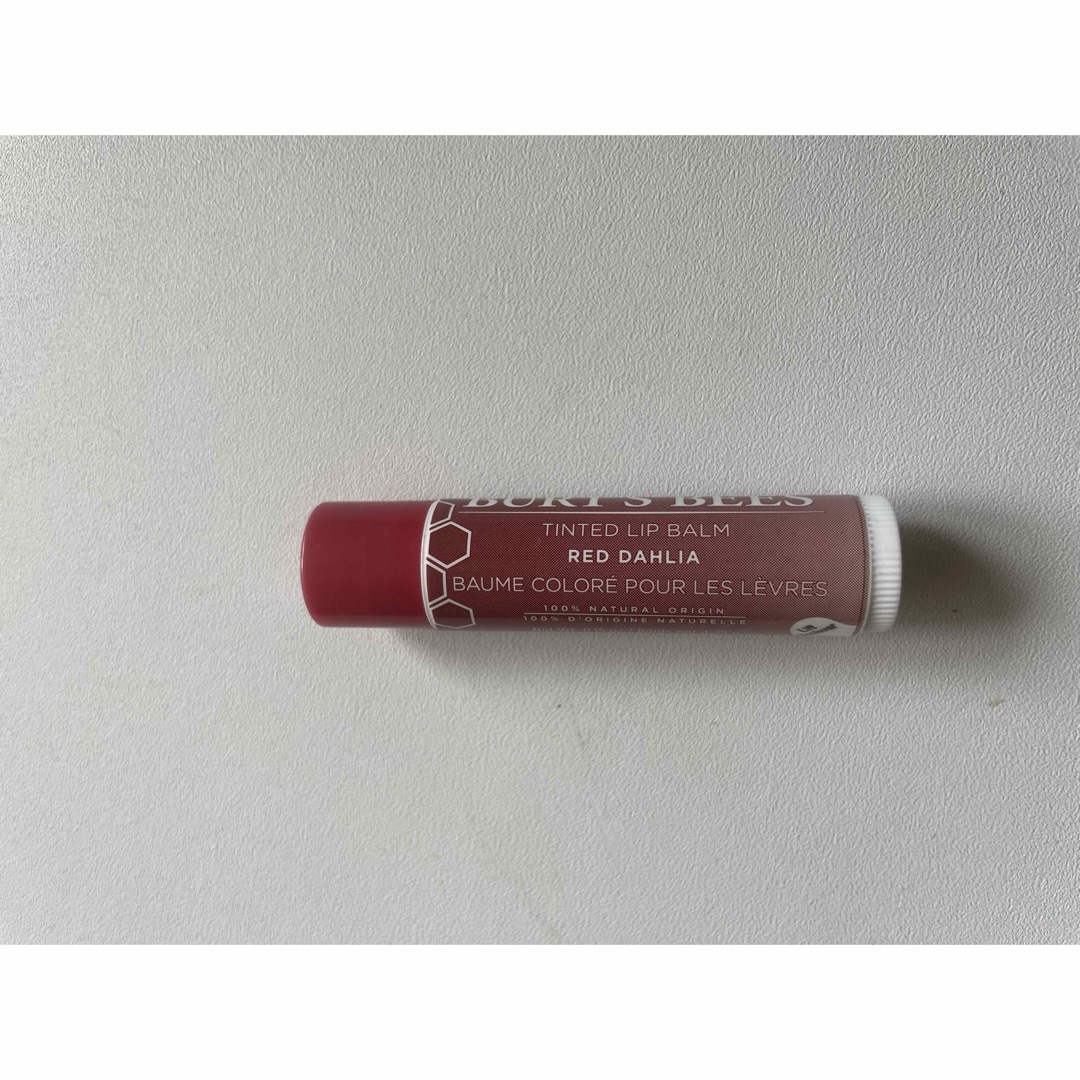 Burt's Bees Tinted Lip Balm Red Dalia コスメ/美容のスキンケア/基礎化粧品(リップケア/リップクリーム)の商品写真