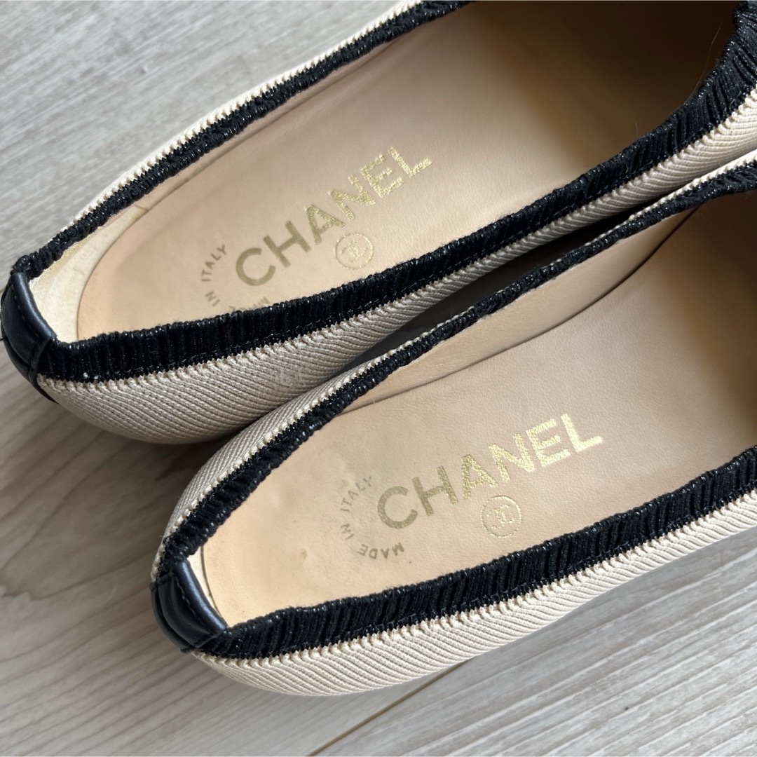 CHANEL(シャネル)のCHANEL シャネル　バイカラー　バレリーナ　フラットシューズ レディースの靴/シューズ(バレエシューズ)の商品写真