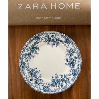 ザラホーム(ZARA HOME)のZARAHOME フラワープリントプレート　お皿(食器)