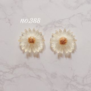 no.388 クリア フラワー ゴールド ピアス、イヤリング(ピアス)