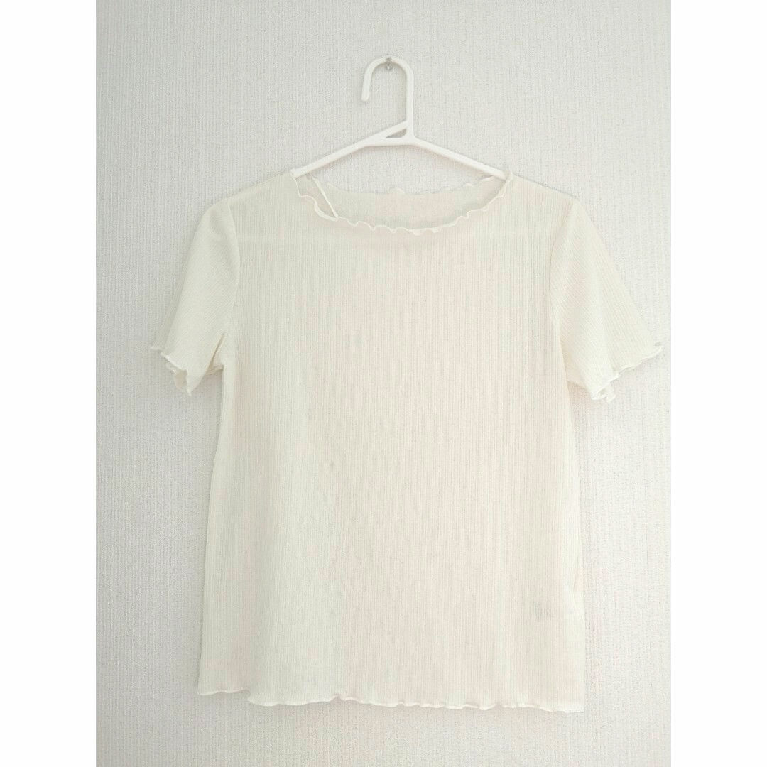 GU(ジーユー)のGUジーユー　フリルトップス　Tシャツ　オフホワイト　Mサイズ レディースのトップス(カットソー(半袖/袖なし))の商品写真