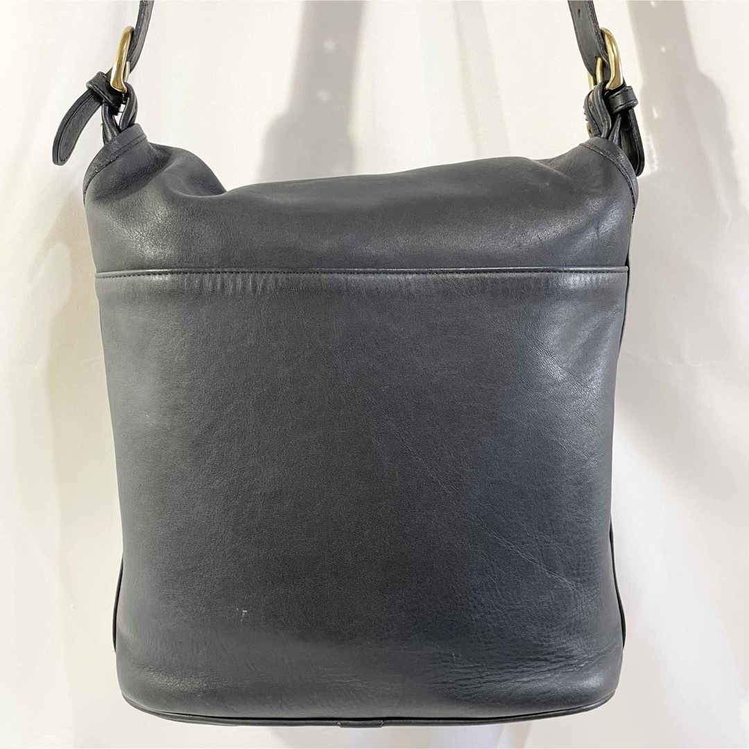 COACH(コーチ)の美品 正規品 COACH オールドコーチ ショルダーバッグ 肩掛け 鞄 革 黒 レディースのバッグ(ショルダーバッグ)の商品写真