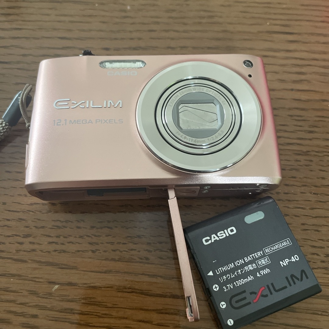 CASIO(カシオ)のカシオ、デジタルカメラ スマホ/家電/カメラのカメラ(コンパクトデジタルカメラ)の商品写真