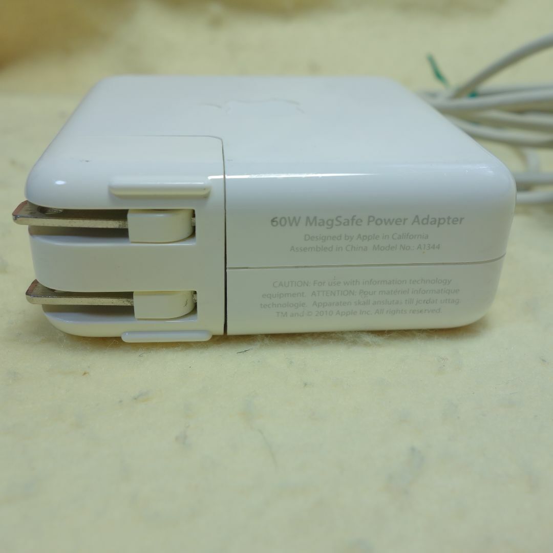 Apple(アップル)のApple純正◆MagSafe Power Adapter◆A1344 60W スマホ/家電/カメラのPC/タブレット(PC周辺機器)の商品写真