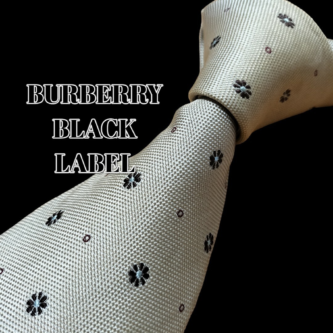 BURBERRY BLACK LABEL(バーバリーブラックレーベル)の★BURBERRY BLACK LABEL★　ベージュ系　総柄　日本製 メンズのファッション小物(ネクタイ)の商品写真