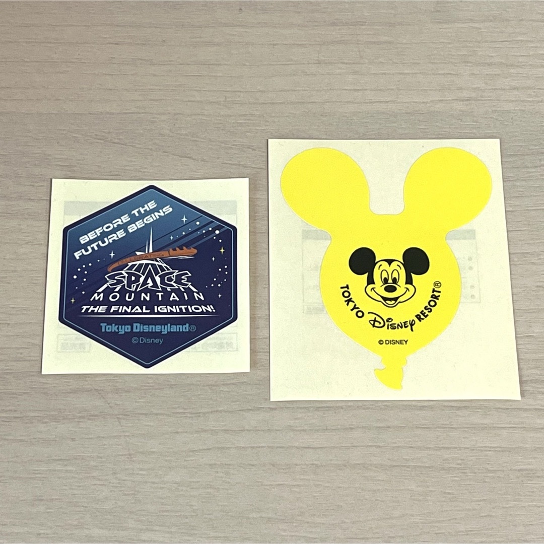 Disney(ディズニー)の非売品 ディズニー バルーン&スペースマウンテン シール インテリア/住まい/日用品の文房具(シール)の商品写真