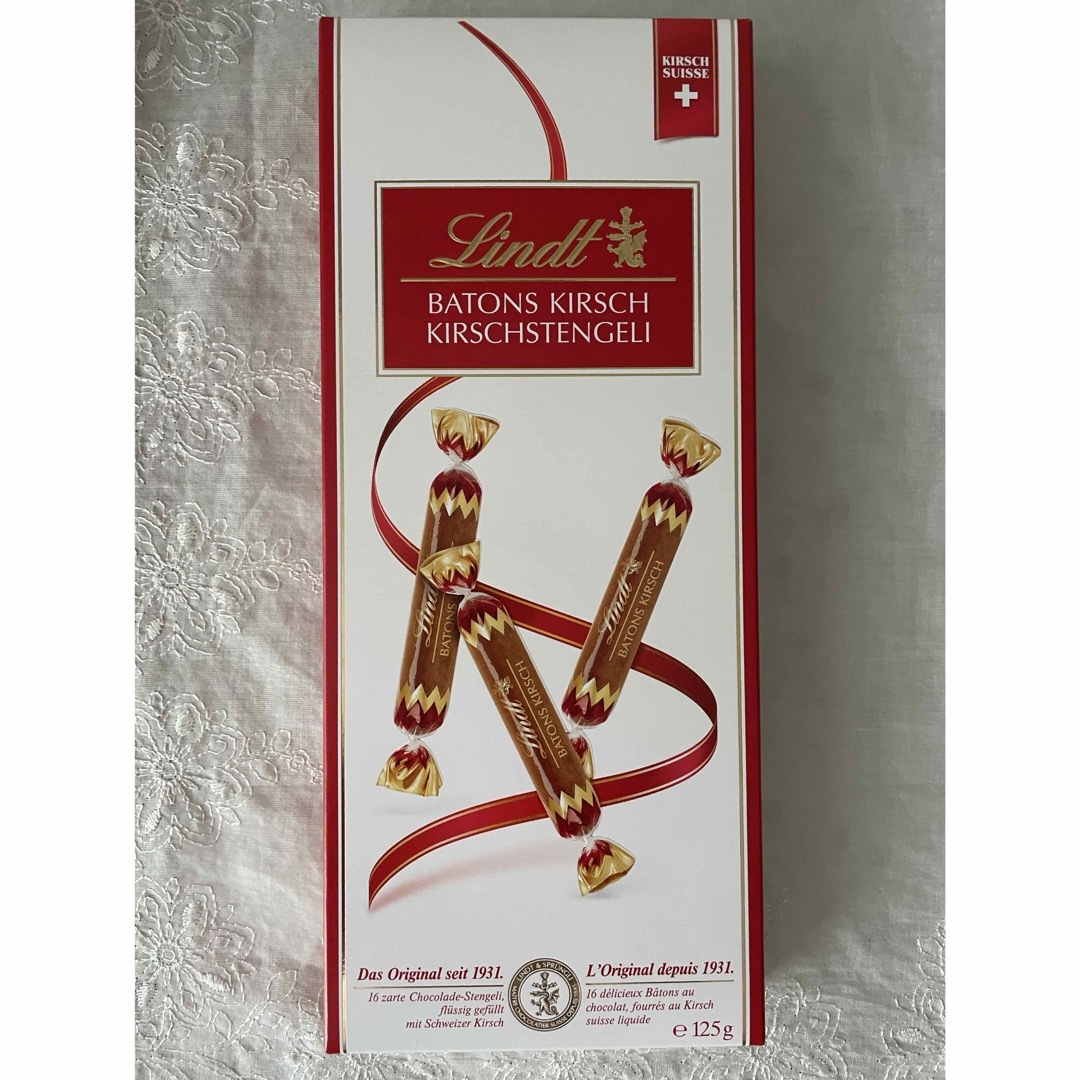 Lindt(リンツ)のnaco様 リンツ キルシュバトン125g 食品/飲料/酒の食品(菓子/デザート)の商品写真