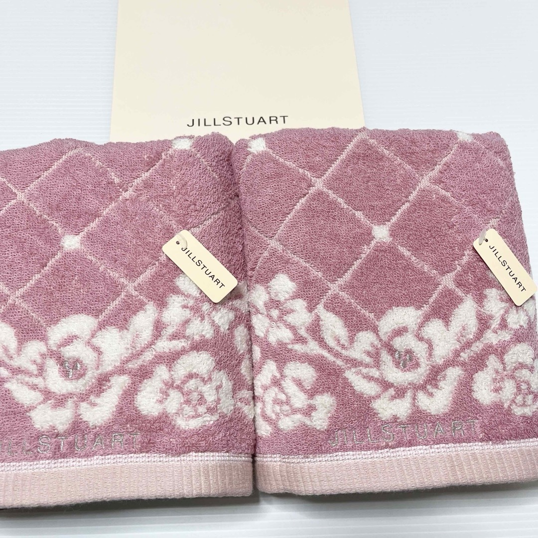 JILLSTUART(ジルスチュアート)の新品　ジルスチュアート　フェイスタオル　2枚　チェリーピンク　タオル美術館　薔薇 インテリア/住まい/日用品の日用品/生活雑貨/旅行(タオル/バス用品)の商品写真