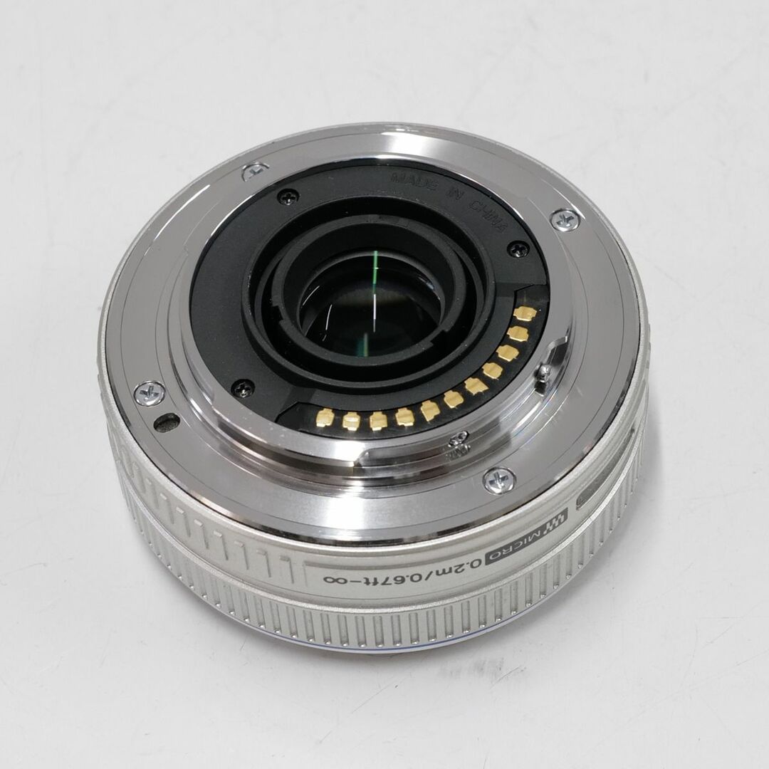 OLYMPUS(オリンパス)のOLYMPUS 交換レンズ M.ZUIKO DIGITAL 17mm F2.8 USED超美品 広角 マイクロフォーサーズ 単焦点 パンケーキ カメラ 完動品 中古 CE4044 スマホ/家電/カメラのカメラ(レンズ(単焦点))の商品写真