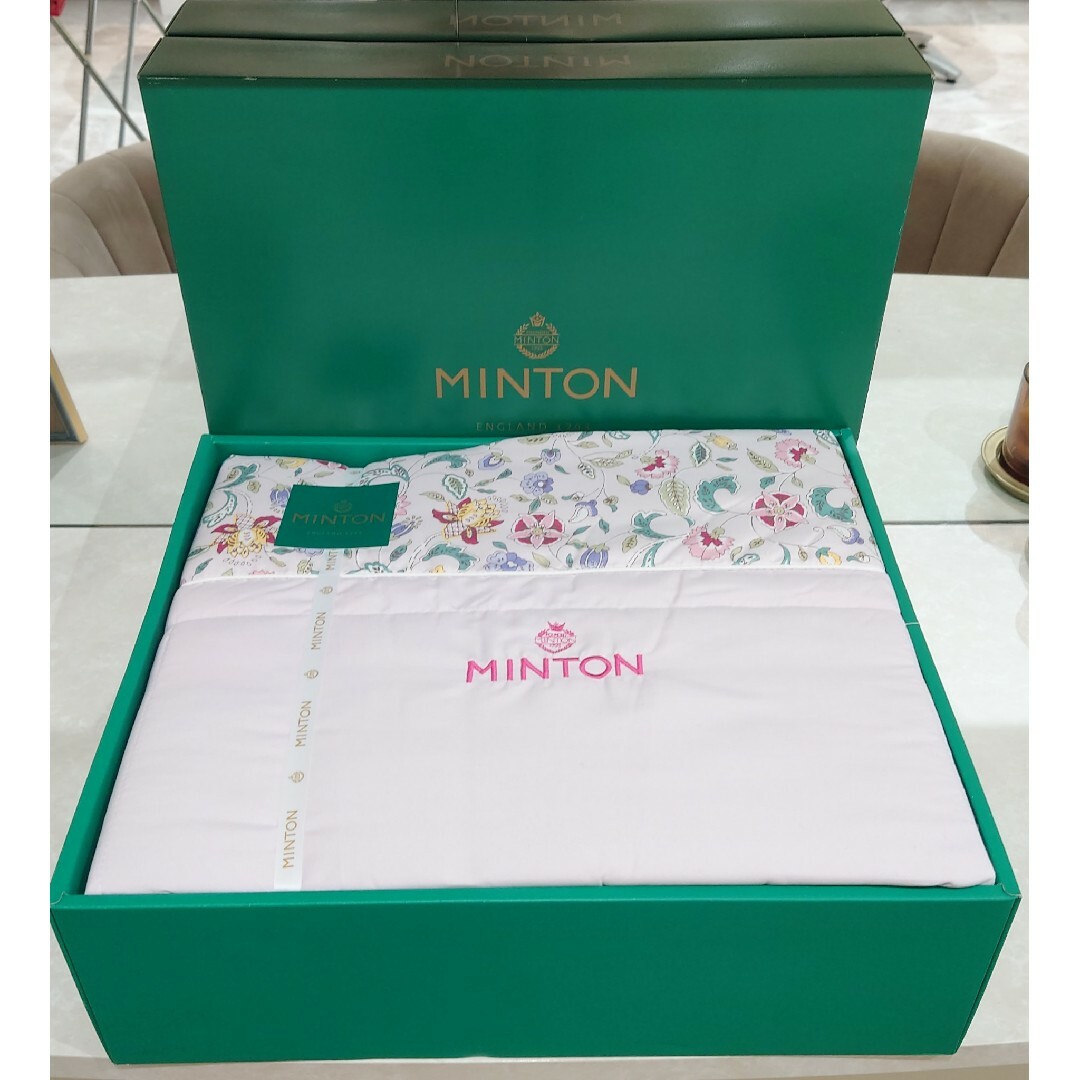 MINTON(ミントン)の[新品･未使用] MINTON ミントン ハドンホール シルク 混肌掛布団 インテリア/住まい/日用品の寝具(布団)の商品写真