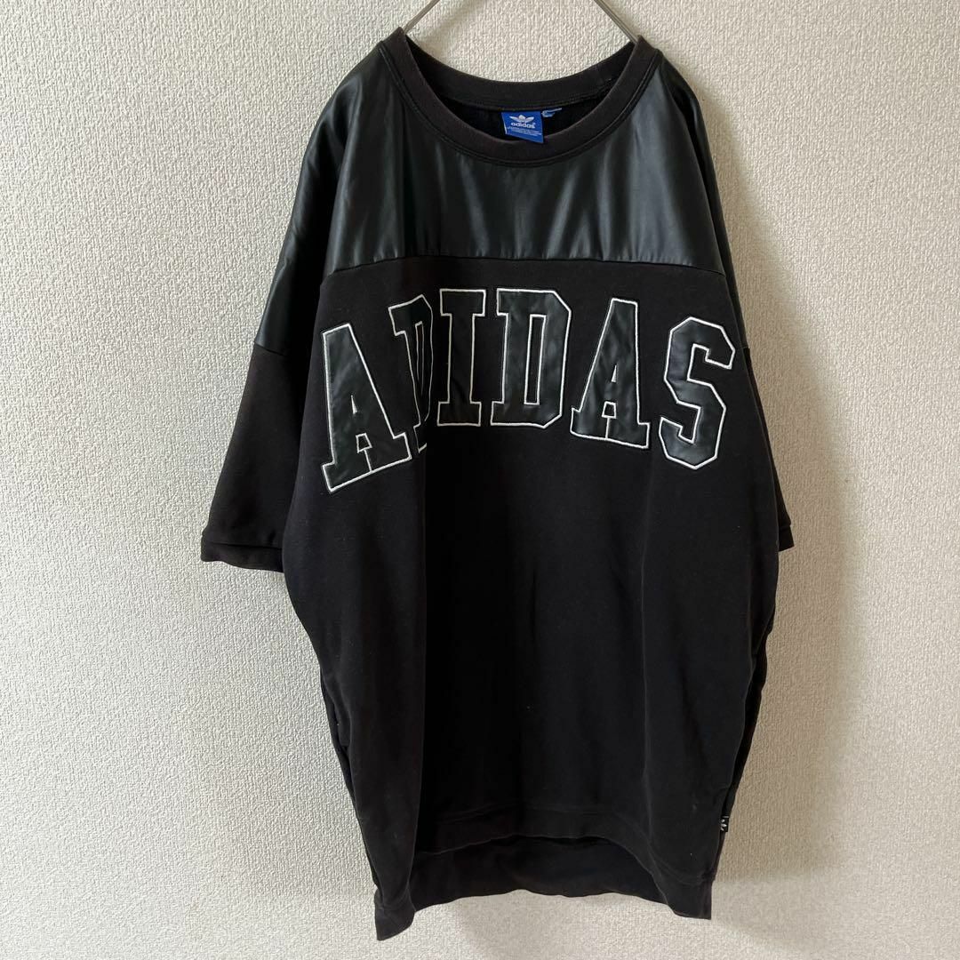 P3 adidas フェイクレザーtシャツ 半袖　黒合皮　ラグラン　XLメンズ程 メンズのトップス(スウェット)の商品写真