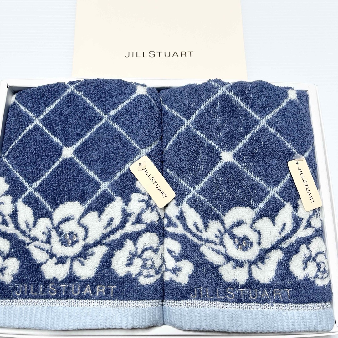 JILLSTUART(ジルスチュアート)のジルスチュアート　新品　フェイスタオル　2枚　ブルー　ローズ　薔薇　タオル美術館 インテリア/住まい/日用品の日用品/生活雑貨/旅行(タオル/バス用品)の商品写真