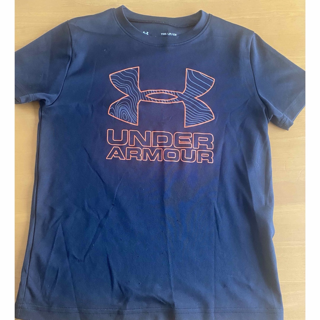 UNDER ARMOUR(アンダーアーマー)のアンダーアーマTシャツ130cm キッズ/ベビー/マタニティのキッズ服男の子用(90cm~)(Tシャツ/カットソー)の商品写真