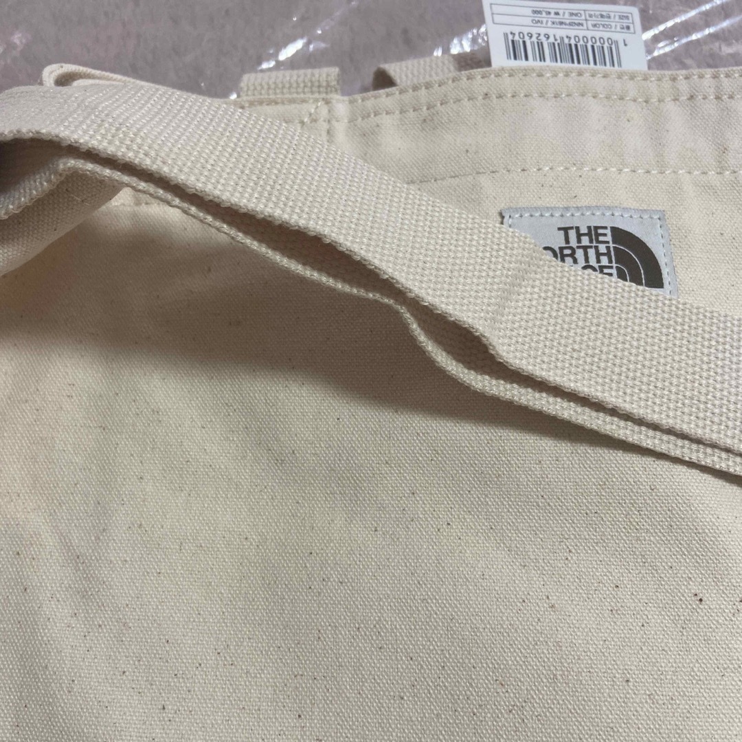 THE NORTH FACE(ザノースフェイス)のノースフェイス　Northfaceトートバッグ　2WAY コットン　アイボリー レディースのバッグ(トートバッグ)の商品写真