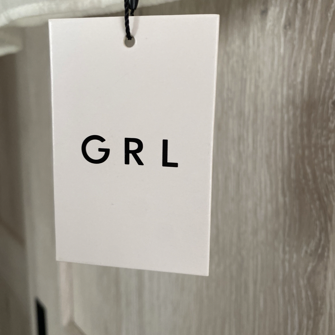 GRL(グレイル)の【新品ダグ付き】ＧＲＬ　カットソー　ブラウス　バルーン袖 レディースのトップス(シャツ/ブラウス(長袖/七分))の商品写真