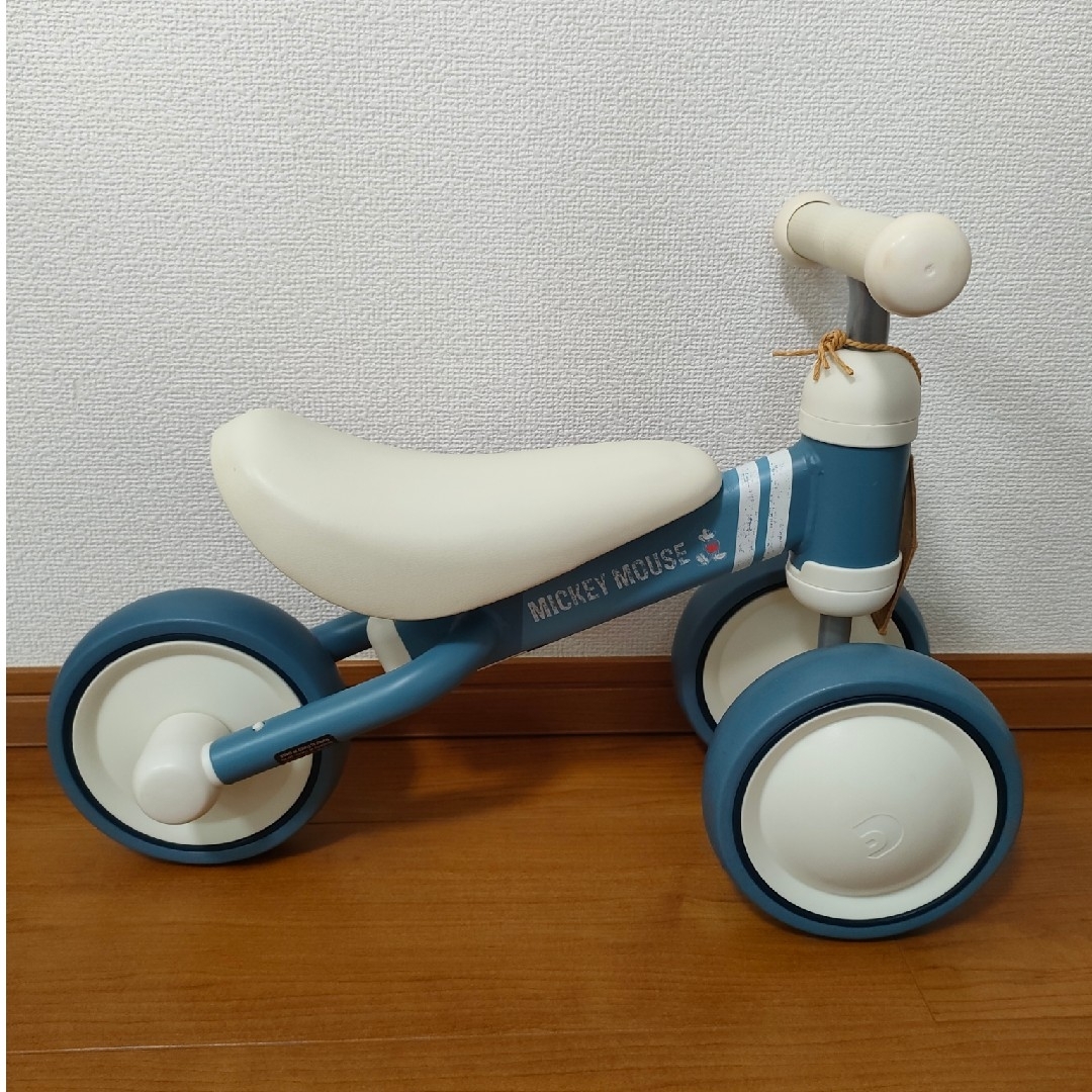 Disney(ディズニー)のD-Bike miniミッキー キッズ/ベビー/マタニティの外出/移動用品(三輪車)の商品写真