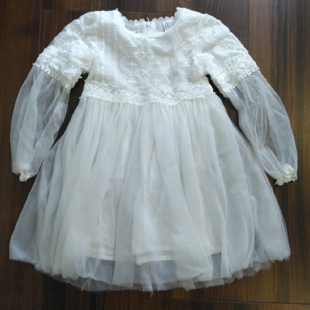 キッズ　ドレス　120センチ キッズ/ベビー/マタニティのキッズ服女の子用(90cm~)(ドレス/フォーマル)の商品写真