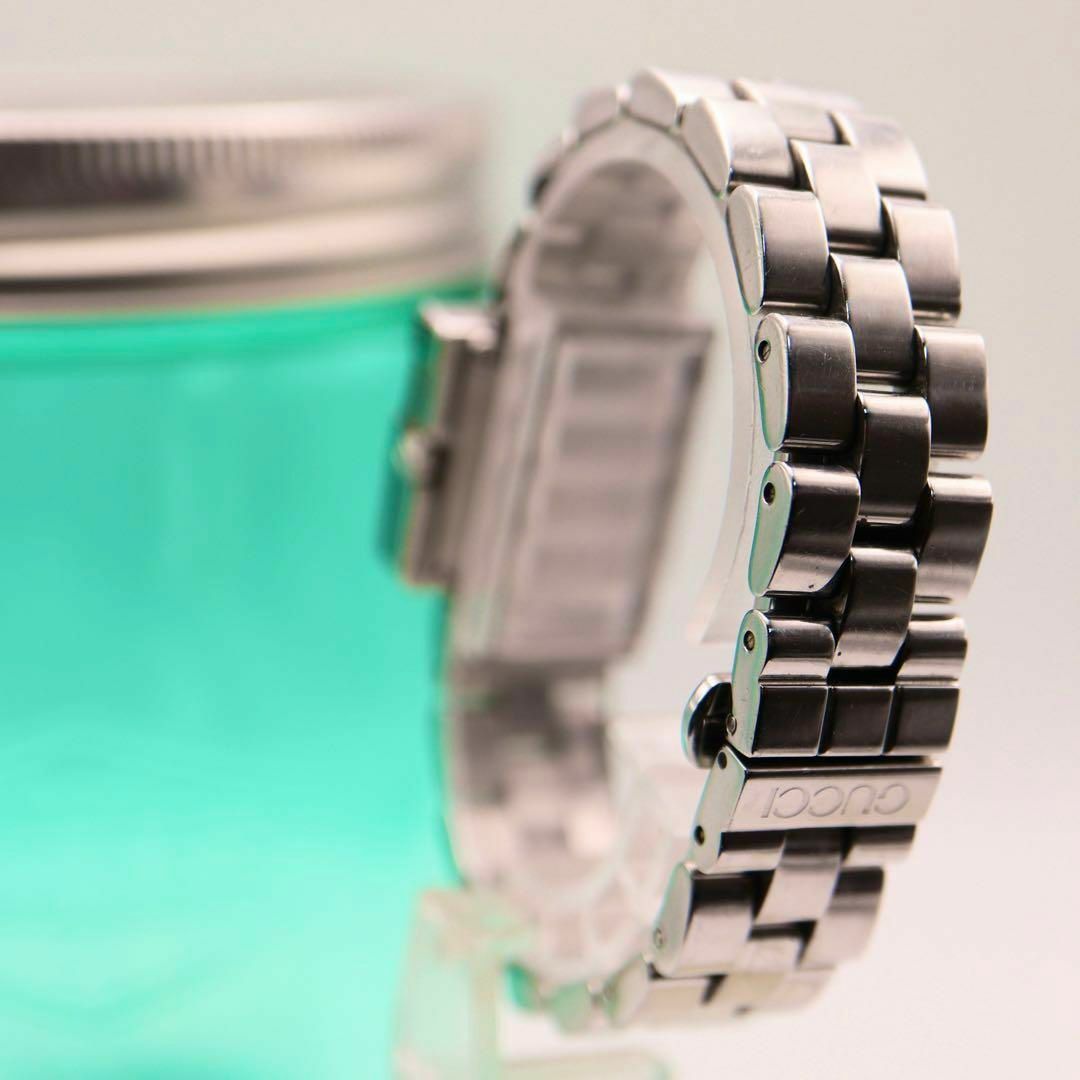 Gucci(グッチ)の美品 GUCCI Gモチーフ スクエア シルバー レディース腕時計 841 レディースのファッション小物(腕時計)の商品写真