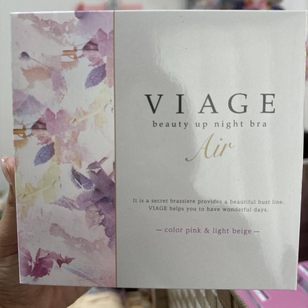 VIAGE(ヴィアージュ)のVIAGE ビューティーアップナイトブラ エアー レディースの下着/アンダーウェア(ブラ&ショーツセット)の商品写真