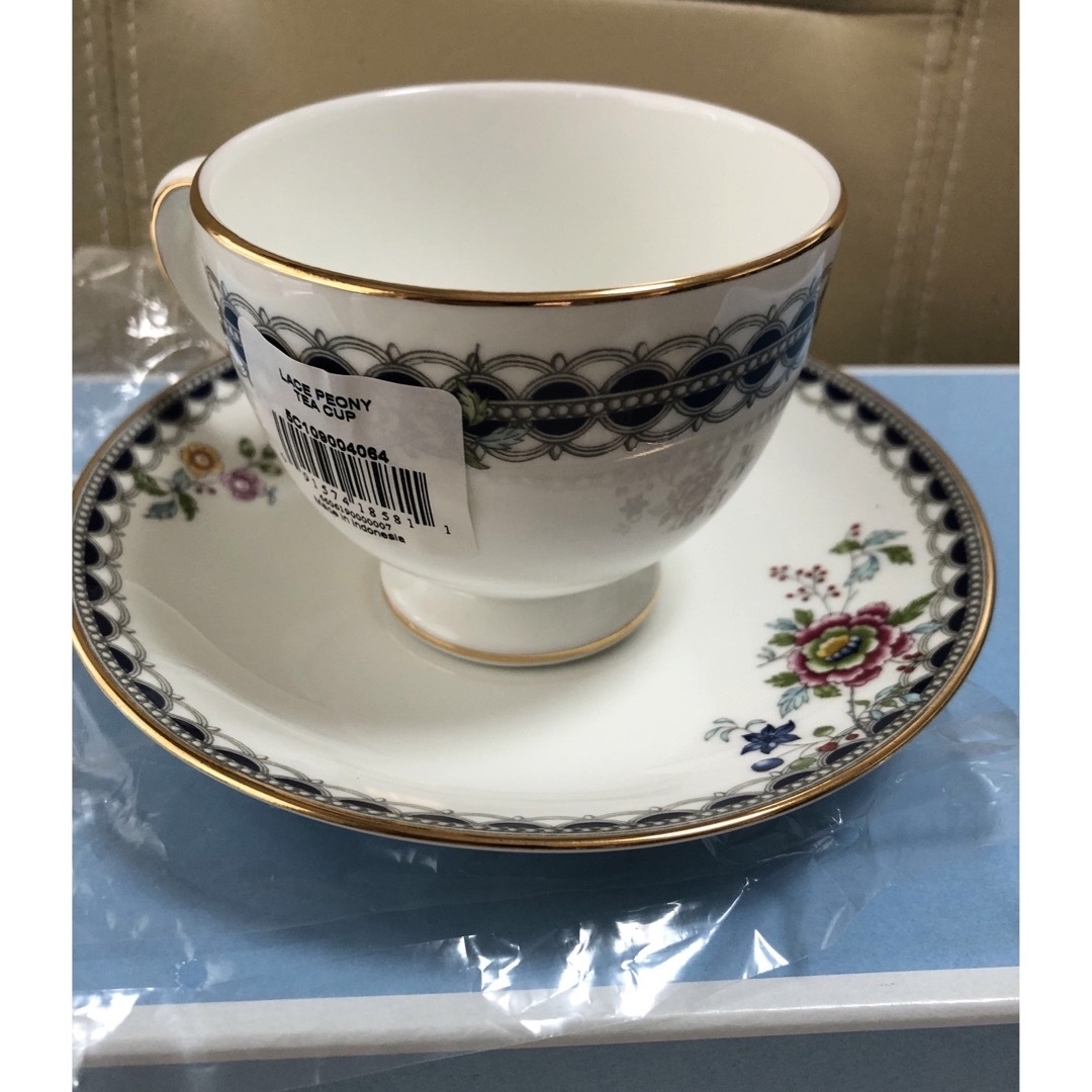 WEDGWOOD(ウェッジウッド)の新品　ウエッジウッド　レースピオニー　リー　ペアセット インテリア/住まい/日用品のキッチン/食器(食器)の商品写真