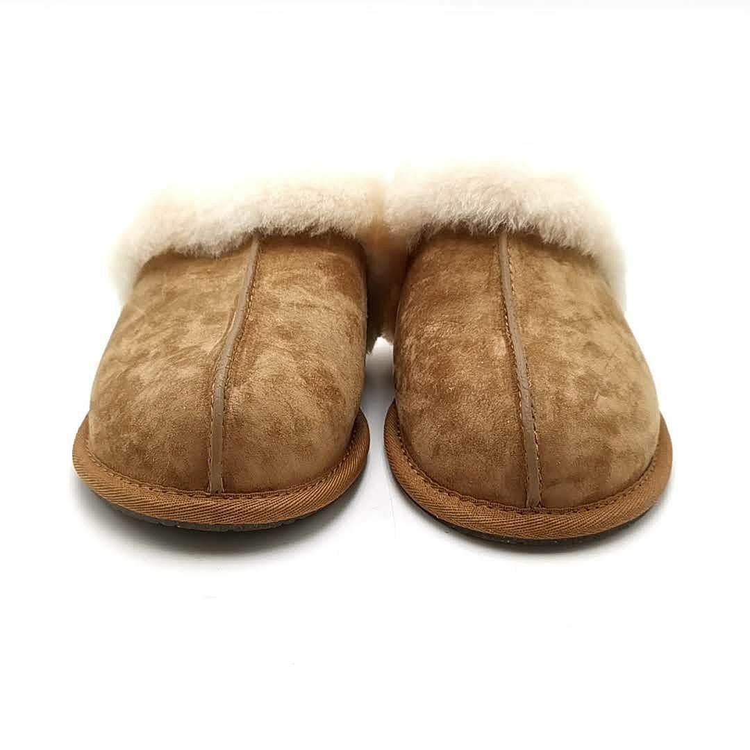 UGG(アグ)の美品 アグ UGG スリッパ スリッポン スカフェット 03-24050405 レディースの靴/シューズ(スリッポン/モカシン)の商品写真