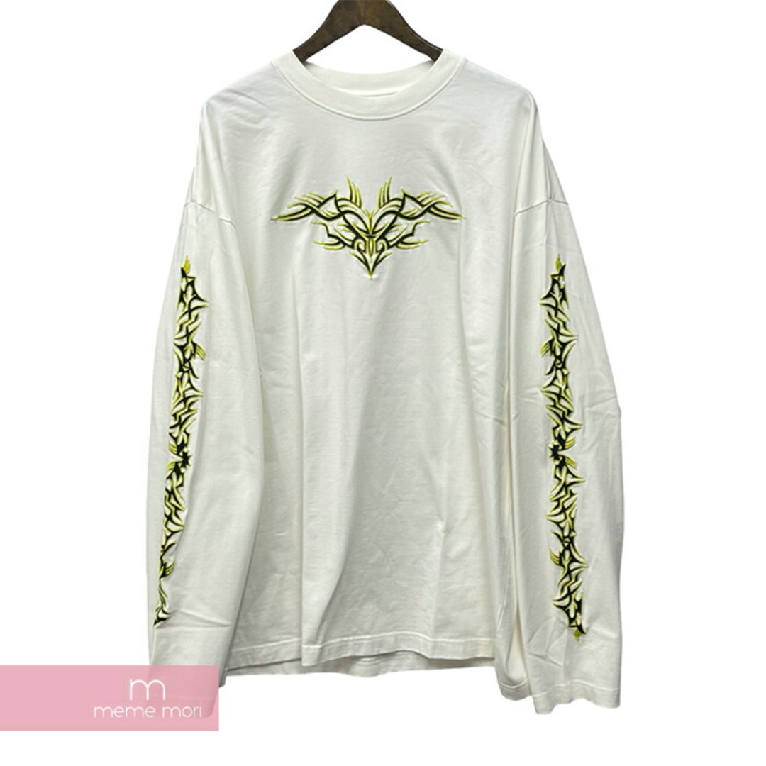 VETEMENTS(ヴェトモン)のVETEMENTS 2021SS Tribal Embroidered L/S Tee UE51TR490W ヴェトモン トライバルエンブロイダードロングスリーブTシャツ 長袖カットソー ロンT 刺繍 ホワイト サイズM【240510】【中古-A】 メンズのトップス(Tシャツ/カットソー(半袖/袖なし))の商品写真