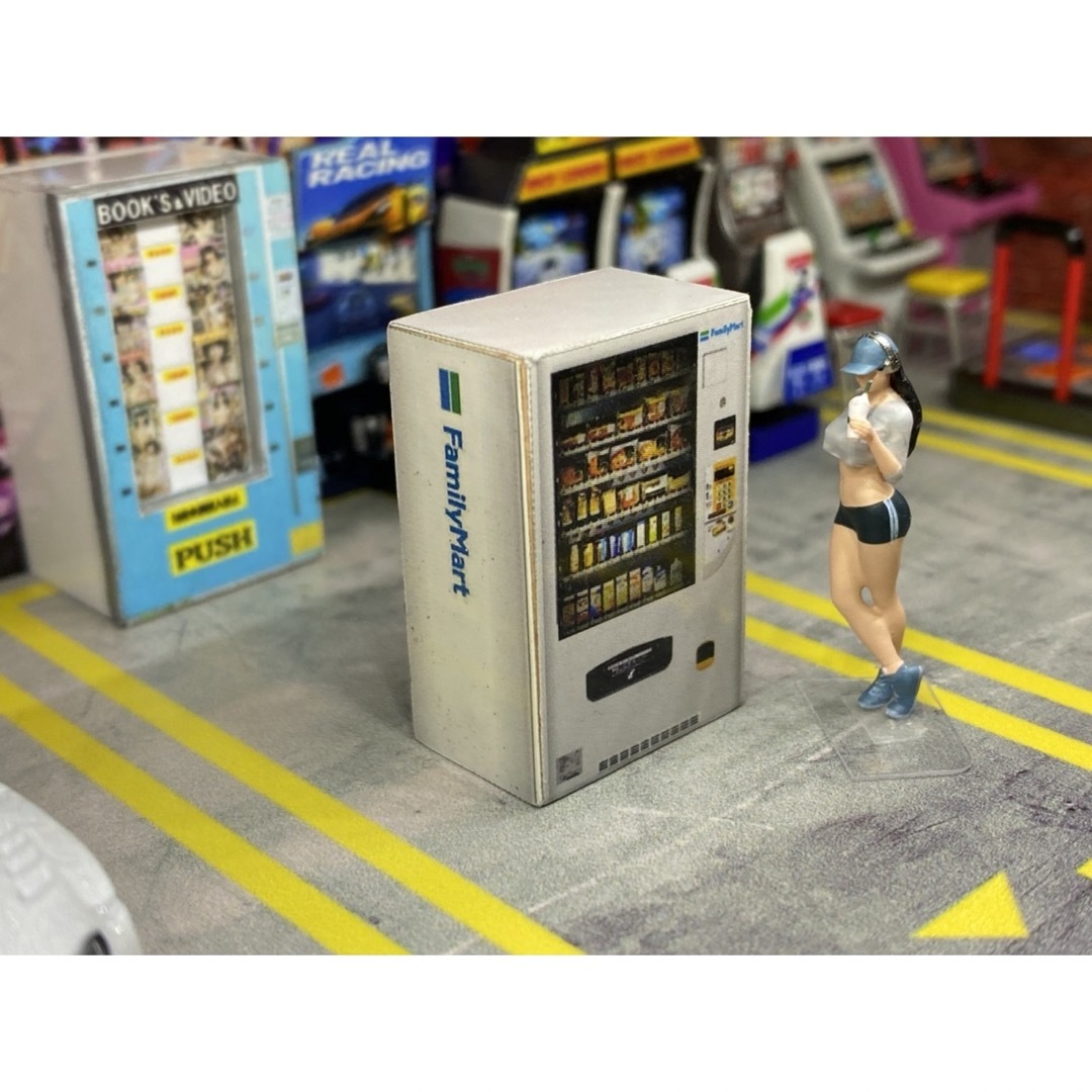 1 /64スケール　ファミマタイプ　自動販売機　自販機ジオラマ　フィギュア　ミニ ハンドメイドのおもちゃ(フィギュア)の商品写真