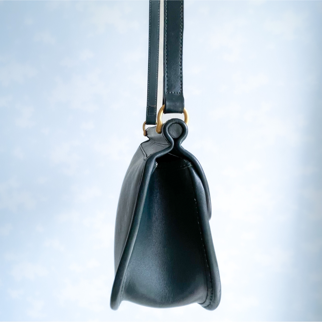 COACH(コーチ)の美品希少カラー・人気のターンロックのオールドコーチ　ショルダーバッグ レディースのバッグ(ショルダーバッグ)の商品写真